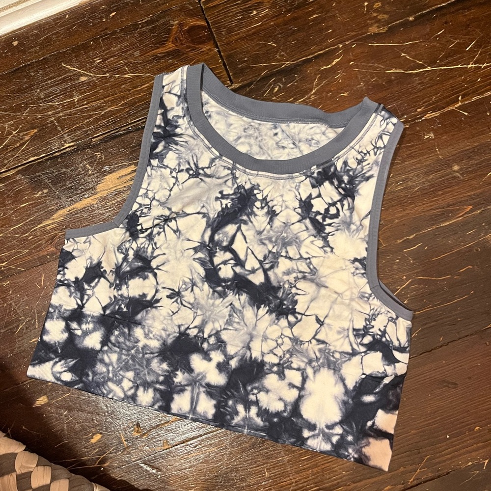 Colsie Black and White Tie-Dye Crop Top